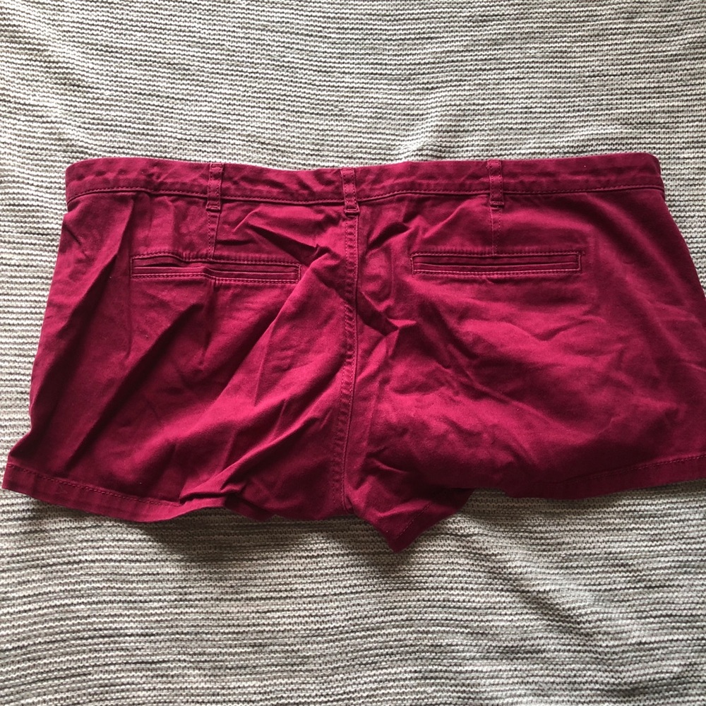 Express Shorts - Picture 2 of 4